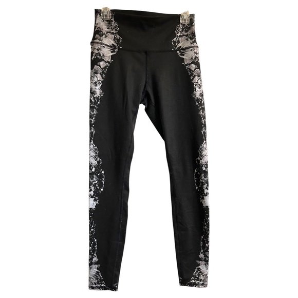 ALO Yoga High-Waist Airbrush Graphic Legging Black Floral Print |  Medium - Picture 4 of 5